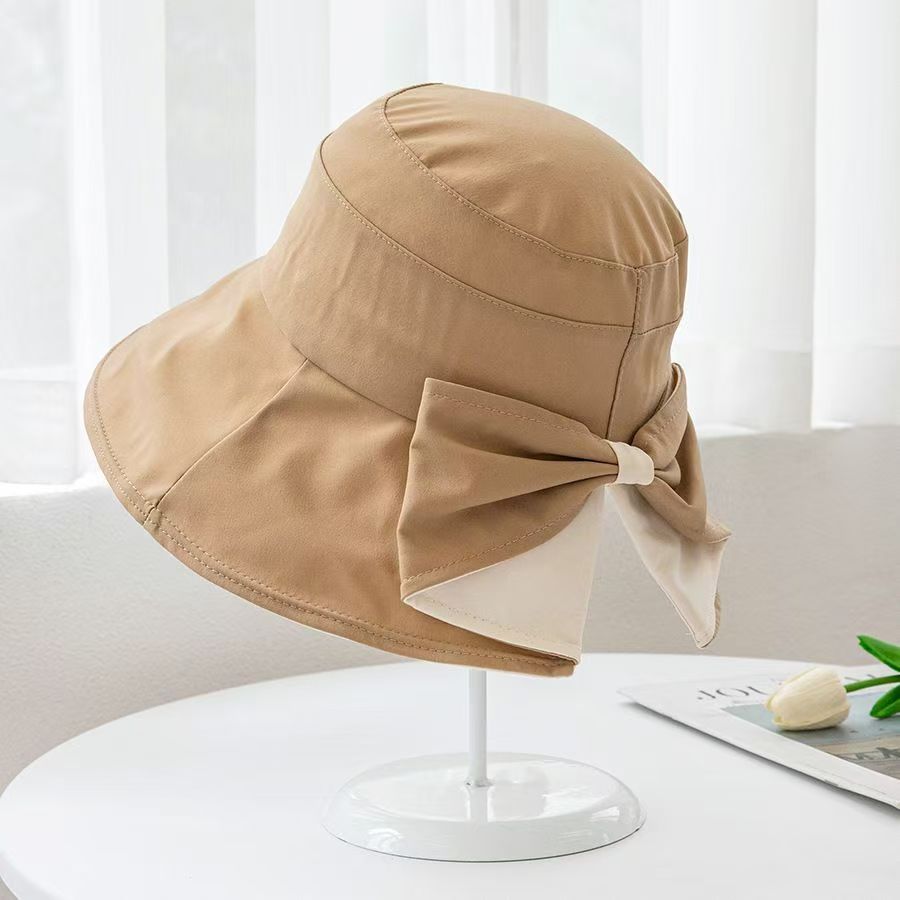 Wide-brimmed sun hat